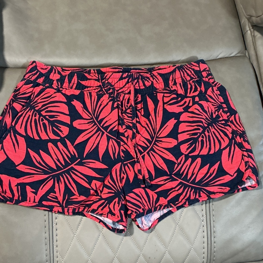 GAP Red and Black Leaf Print Women's Athletic Shorts